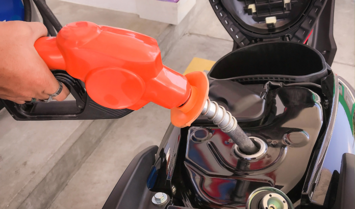 Can I use car oil on a motorcycle